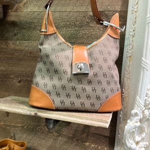DOONEY AND BURKE PURSE.  VINTAGE.